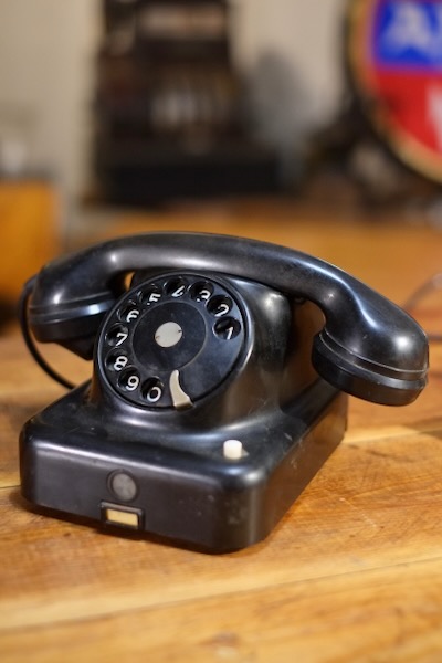 telephone en bakelite ancien 1959 brocante